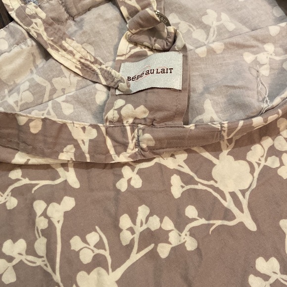 Bebe Au Lait Nursing Cover - Picture 3 of 5